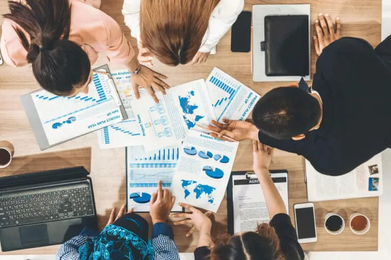 LinkedIn Stories – jak wykorzystać tymczasowe treści w marketingu?